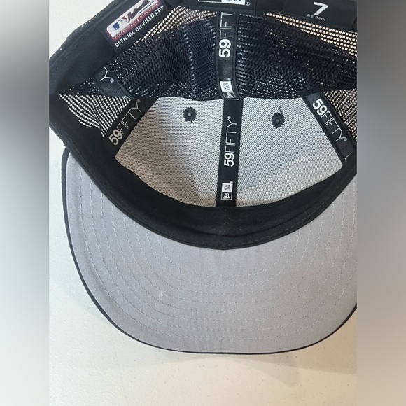 New Era On-Field NY Yankees New York Size 7 Classic Navy Mesh Cap Hat Unisex - Picture 8 of 8